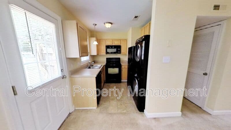 Simpsonville House: 108 Silverbrook Drive