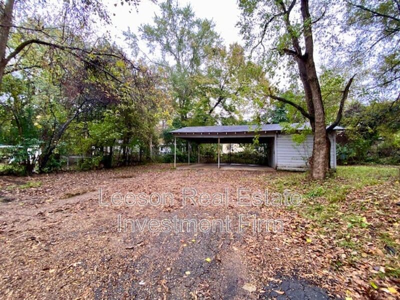Shreveport House: 135 E Olive Street