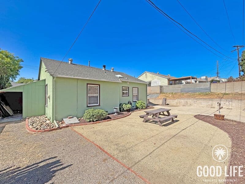 San Diego House: 2235 Midvale Dr