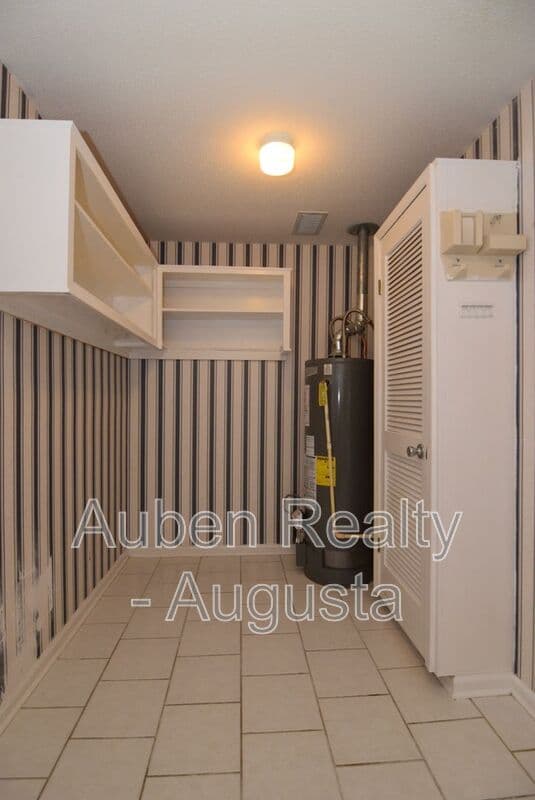 Evans House: 490 Pheasant Run Drive