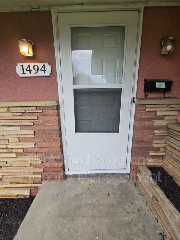 Columbus House: 1494 Selkirk Road
