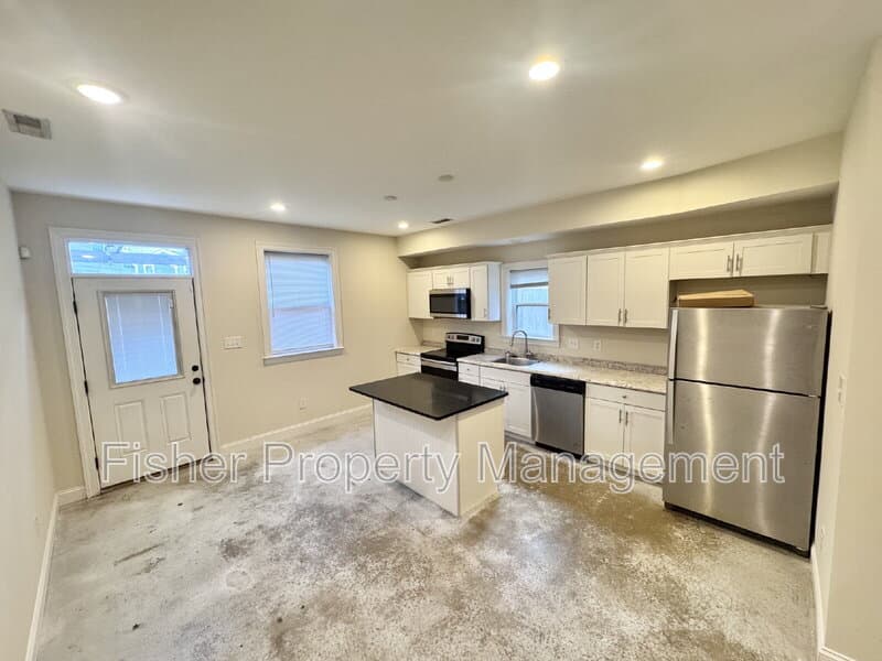 Richmond House: 2212 Carrington St