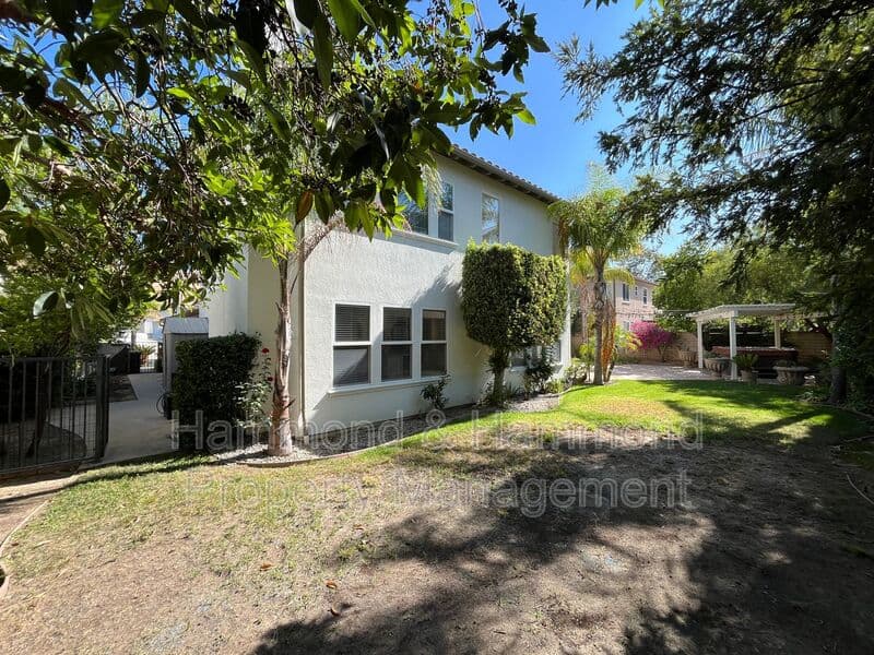 Simi Valley House: 5552 Evening Sky Dr