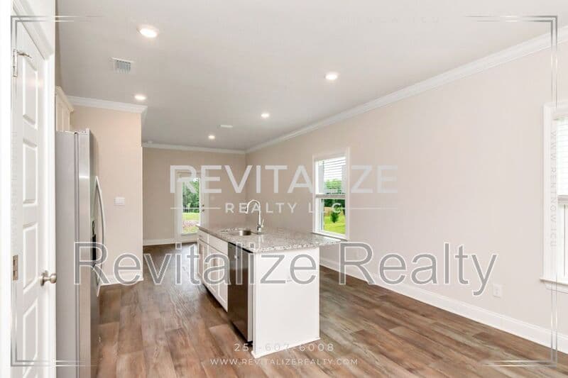 Daphne House: 11253 Cloister Drive