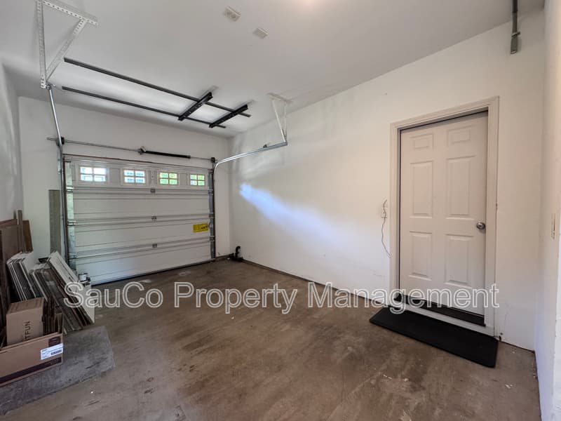 Hillsboro House: 948 SE Elina Ave