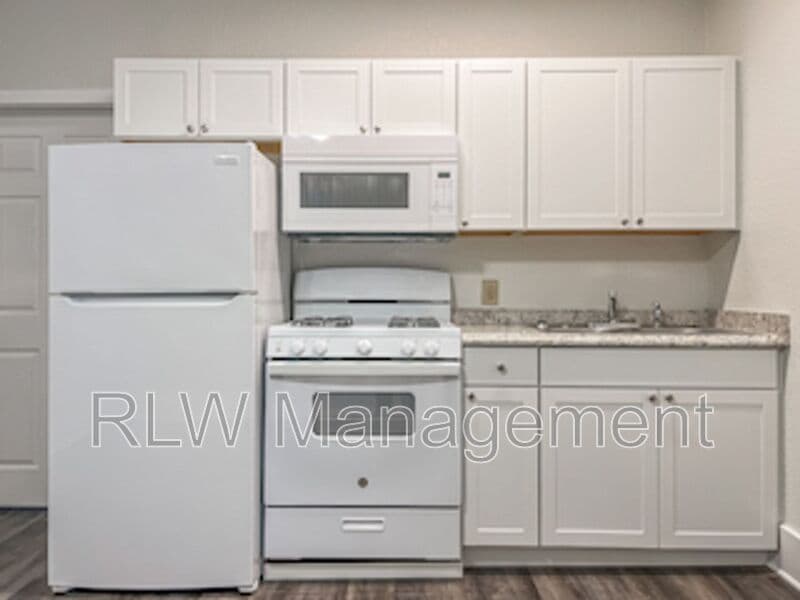 Umatilla Condo: 11 N. Central Ave.