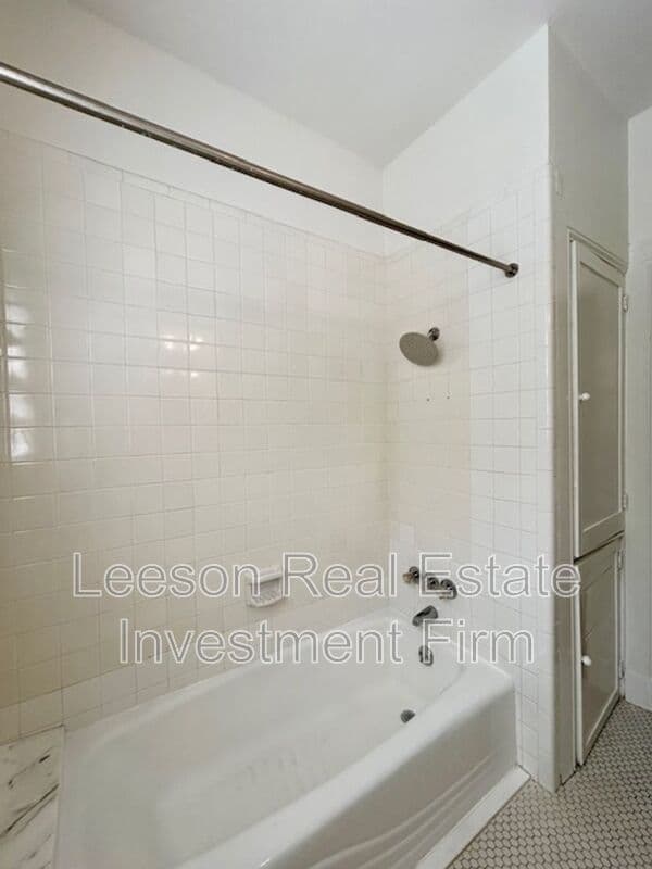 Shreveport House: 2409 Fairfield Ave