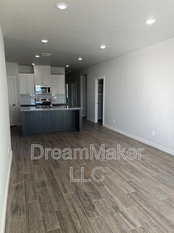 Norman House: 1008 Varenna Lane