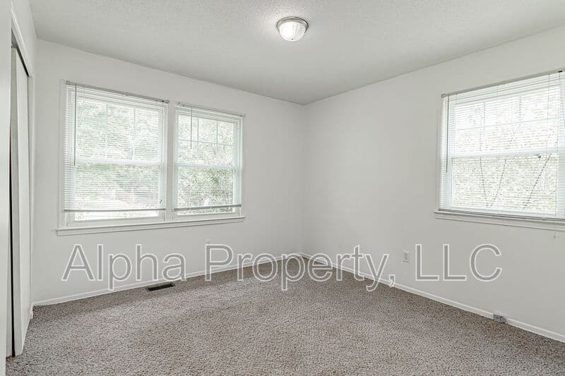 Greer House: 134 Saturn Lane