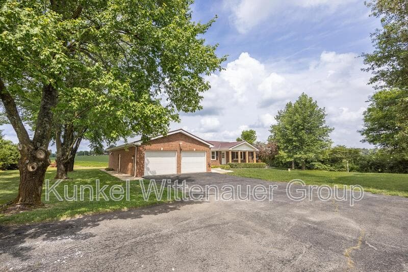 Red Bud House: 9355 IL-3