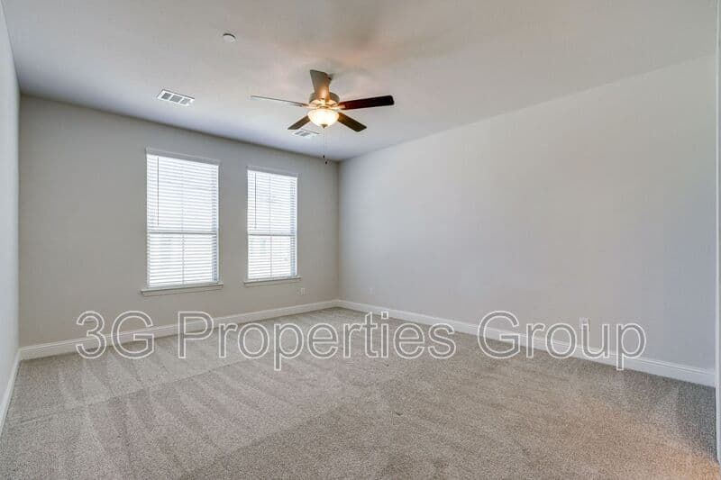 Lewisville House: 344 Almanor St