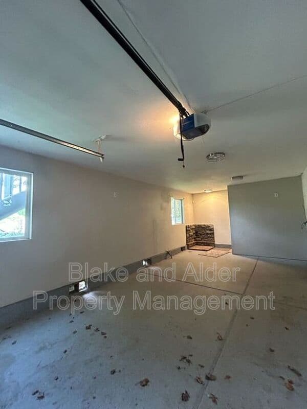 Portland House: 5609 SE 117TH Ave