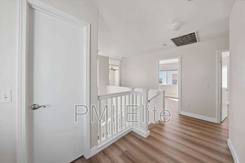 Castaic House: 32029 Cypress Way