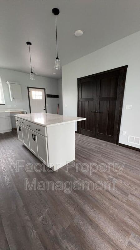 Mankato House: 3110 Noble Drive