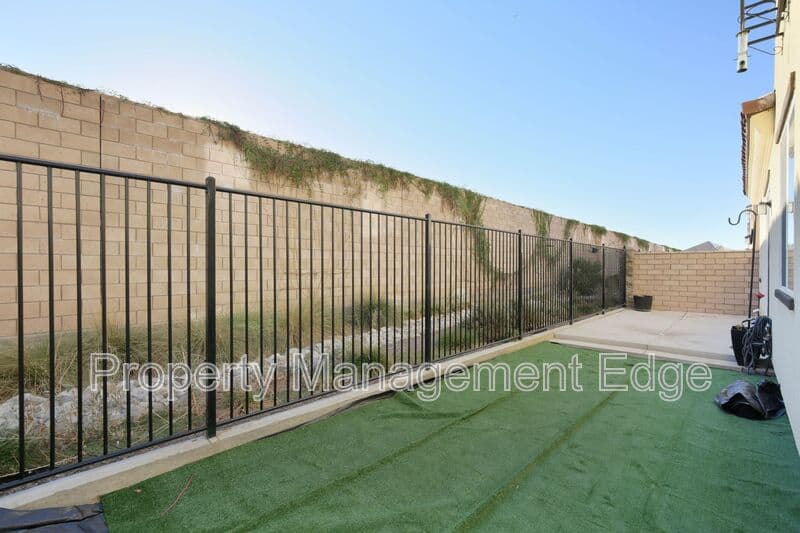 Menifee House: 26562 Brightstone Dr