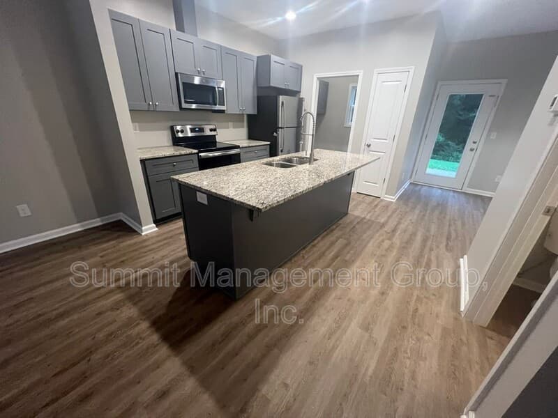 Madison Condo: Bostwick Hwy - 1563