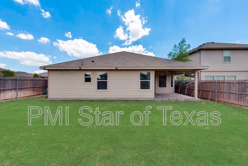 Fort Worth House: 6324 Spokane Drive