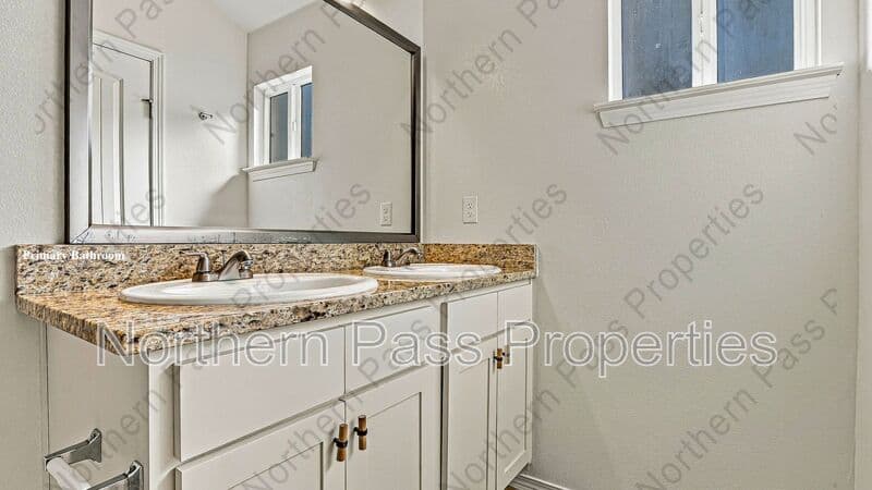 El Paso House: 15153 Composition