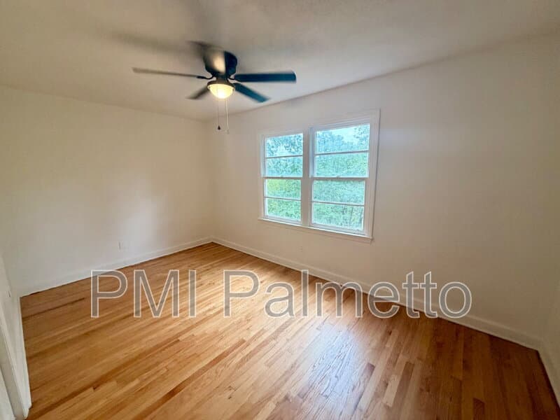 Columbia House: 7348 Parkview Drive