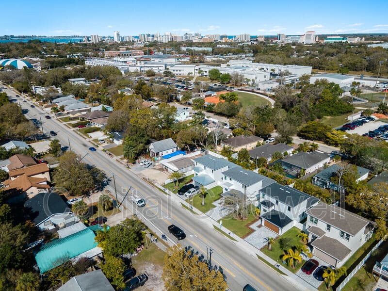 Sarasota House: 2345 Bahia Vista St
