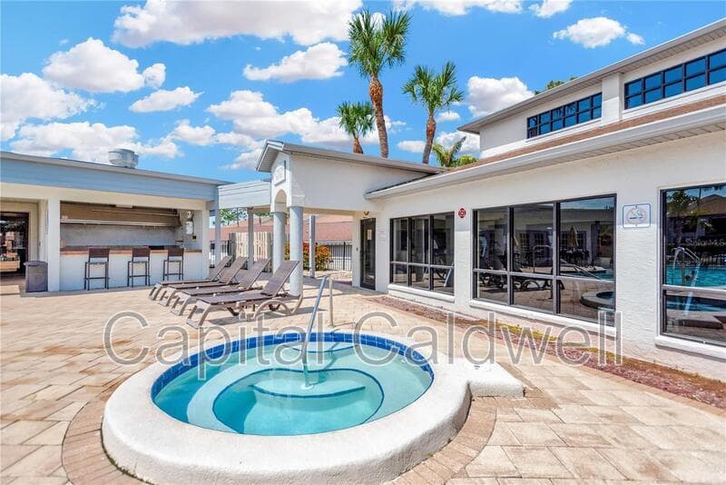 Clearwater Condo: 1900 Pelican Landing Blvd