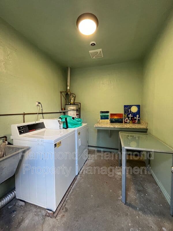 North Hollywood Condo: 11685 Chandler Blvd.