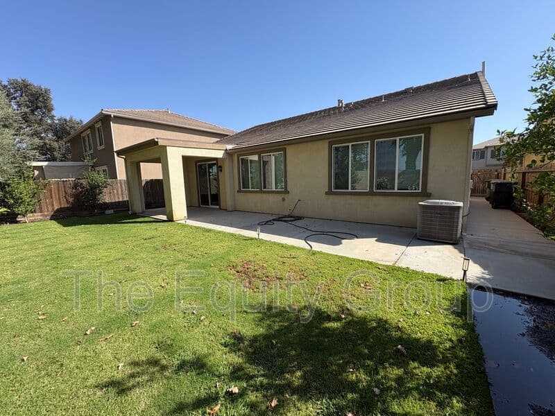 Visalia House: 4306 West Lark Ave