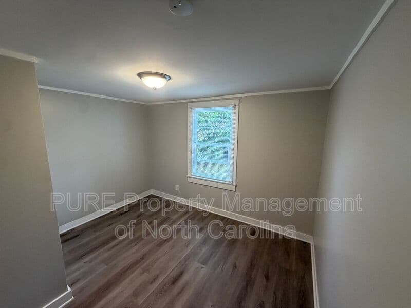 Lexington House: 930 Dixie St
