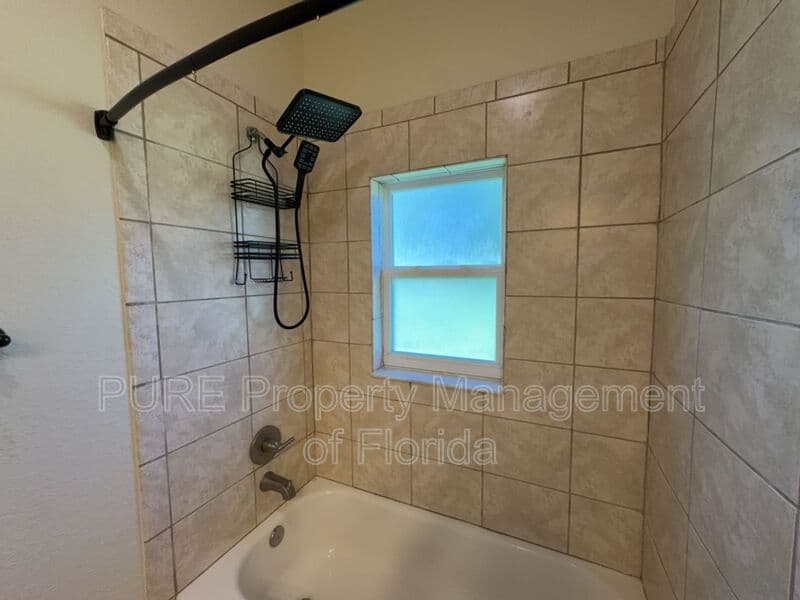 Ocala House: 887 NW 6 Terrace