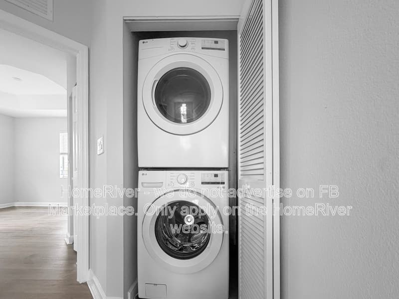 Homestead Townhome: 230 SE 29th Ave