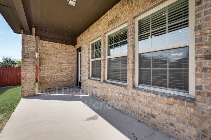 Fort Worth House: 6308 Maritime St