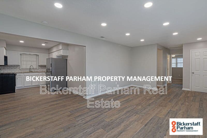 Columbus House: 2395 Agnes Dr.