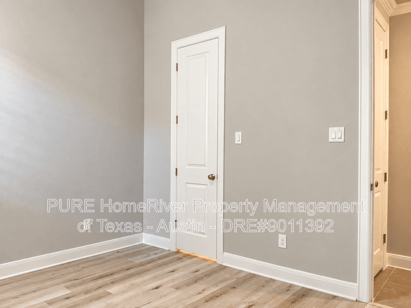 Leander House: 2416 Belen Dr