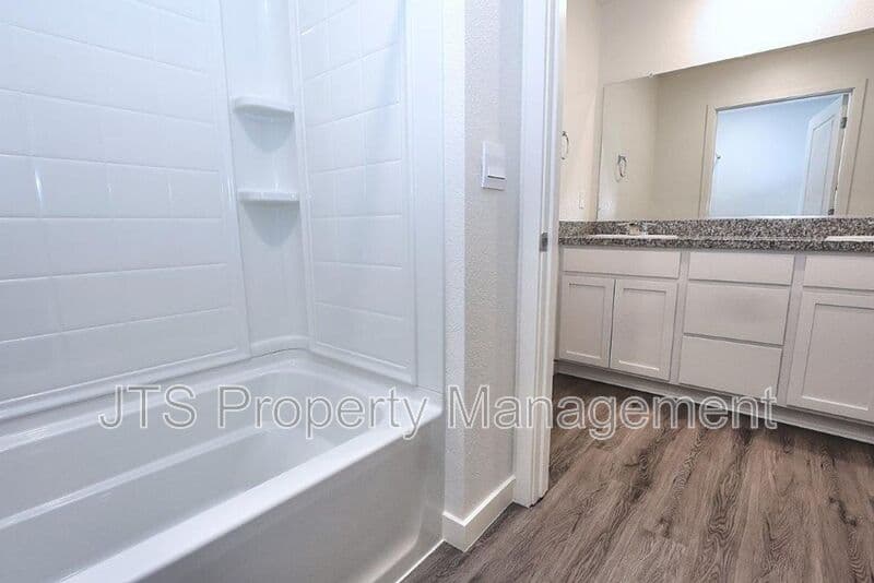 Roseville House: 2049 Shady Tree Circle