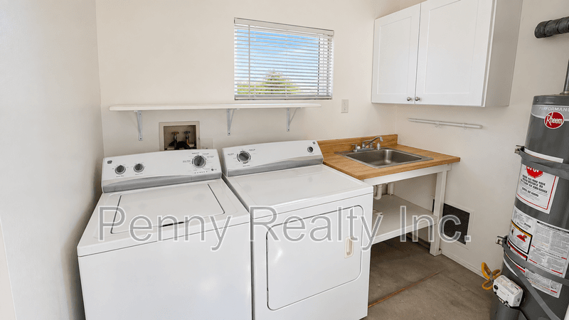 San Diego House: 1842 Burton St