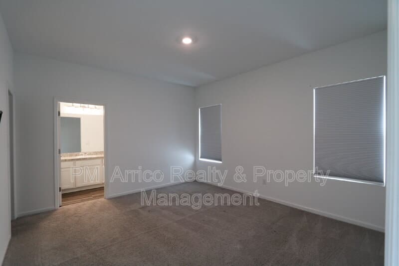 Zephyrhills House: 35552 Shade Fern La