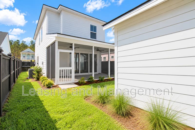Summerville House: 111 Crimson Street