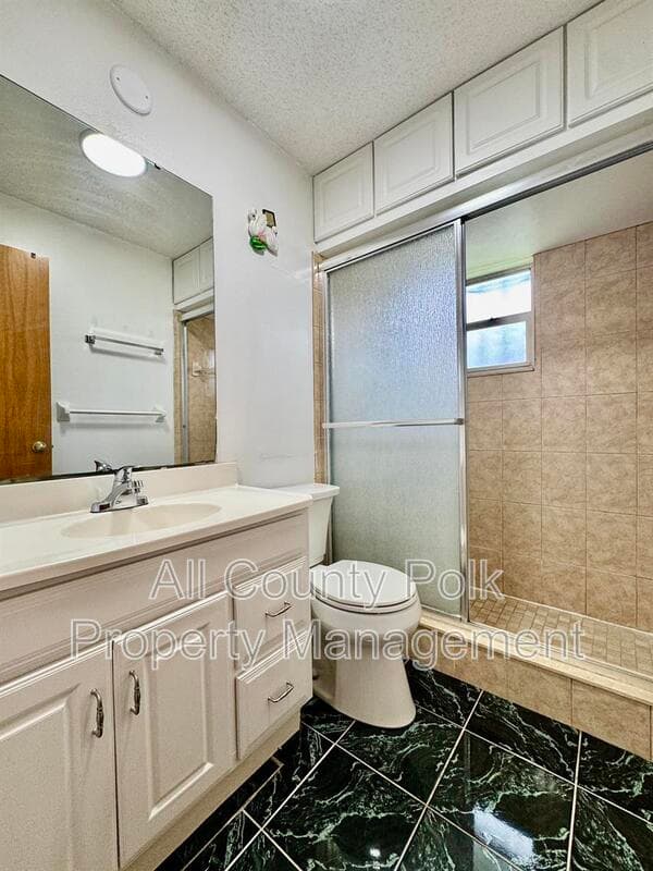 Lakeland House: 3919 Lehman Ct