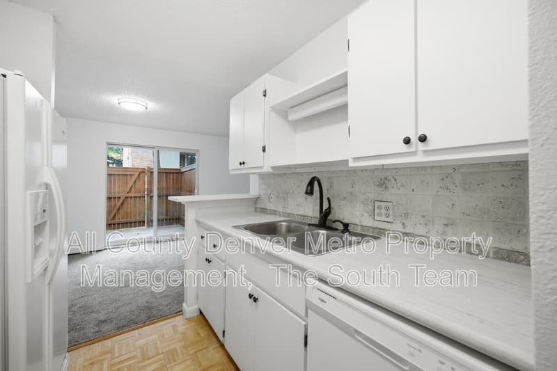 Denver Condo: 2835 S Monaco Street Pkwy