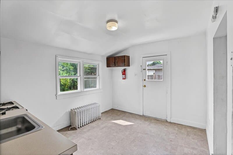 Woodbury Condo: 122 South Davis Street - A