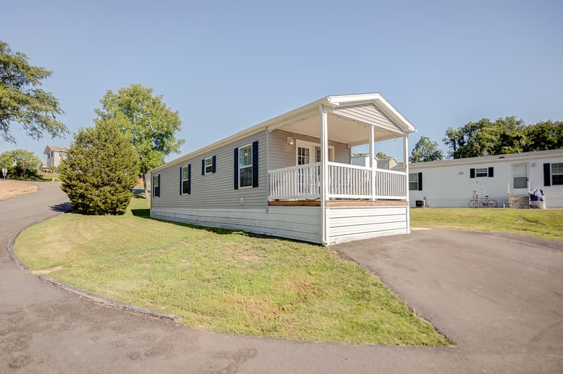 Glen Carbon Condo: 26 Coachlight Trailer Park