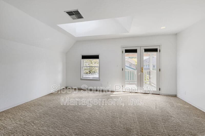 Portland House: 1912 NE 11th Ave