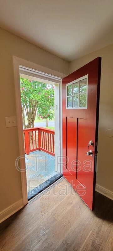 Richmond House: 4115 Leake Ave