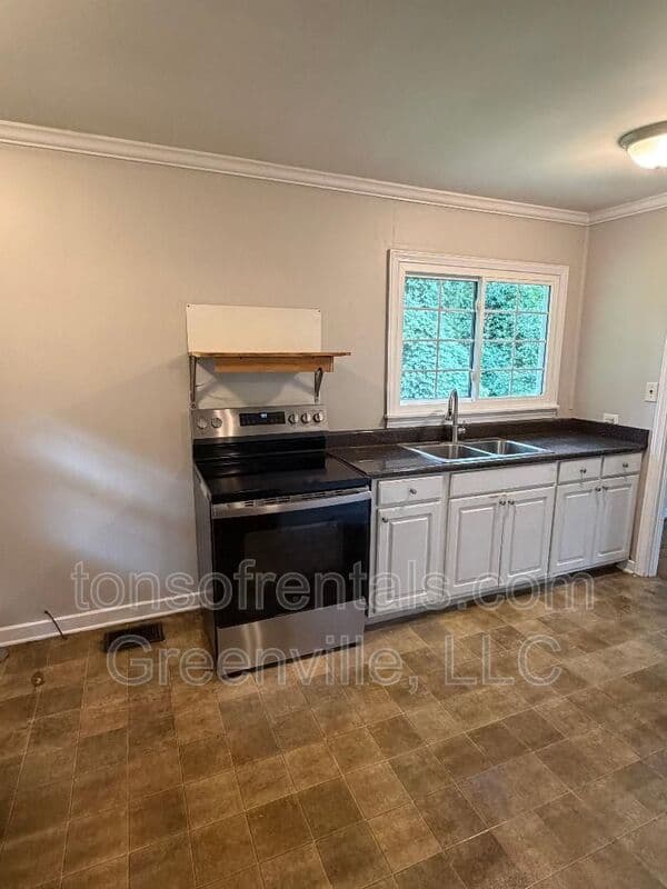 Spartanburg Condo: 793 Hillview Street