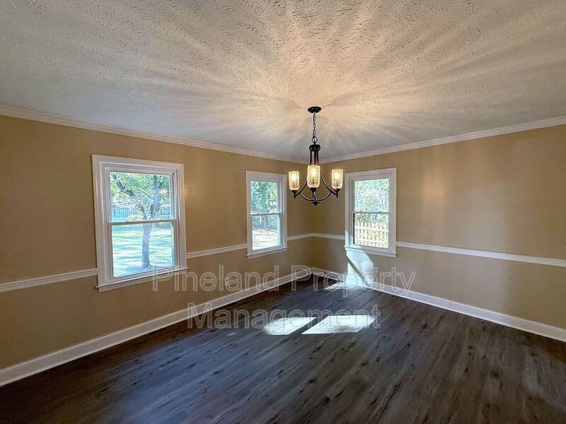 Raeford House: 602 Lewis Street