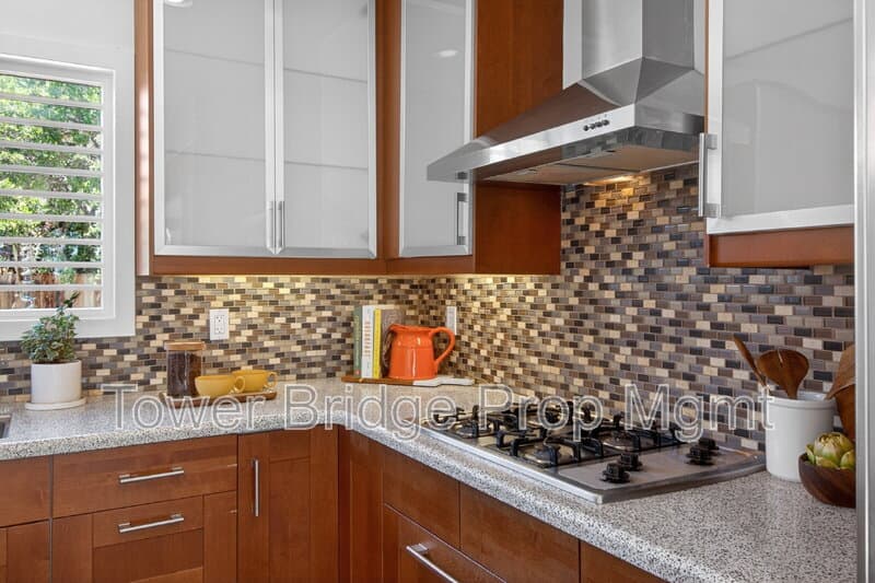 Fair Oaks House: 3937 Orangewood Dr