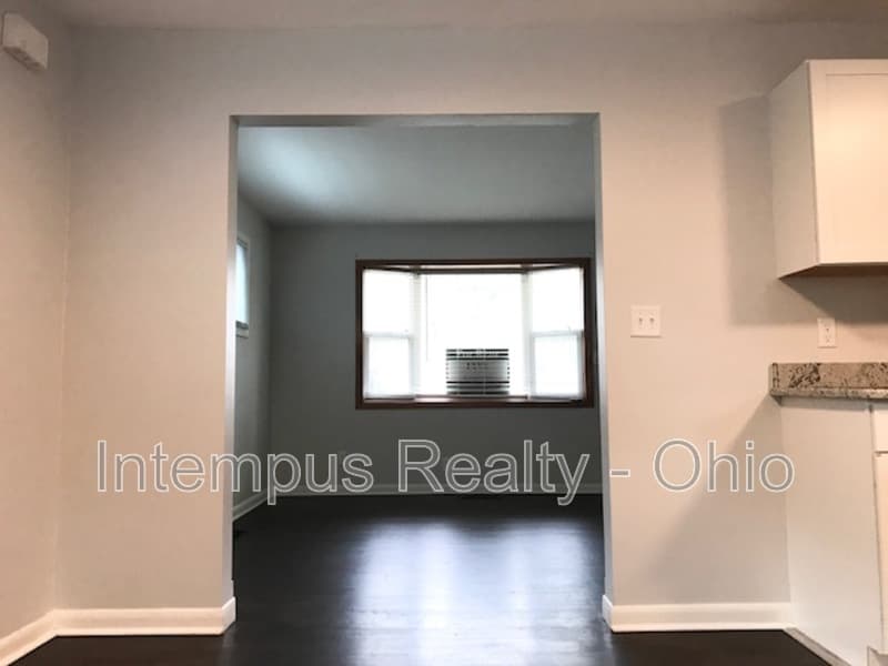 Columbus House: 198 Highfield Dr