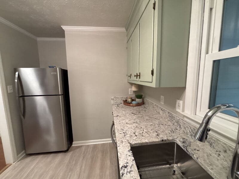 Macon House: 1121 Santa Fe Trail