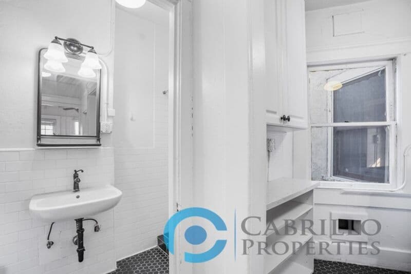 San Diego Apartment: 2241 Fourth Ave