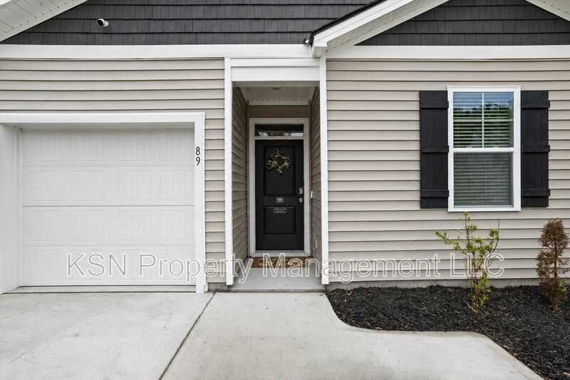 Hinesville House: 89 Hazy Ln
